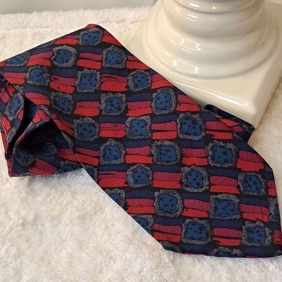 J. Blades & Co Monterey Bay USA Geometric Blue/Red Pattern Men's Neck Tie - Picture 3 of 11